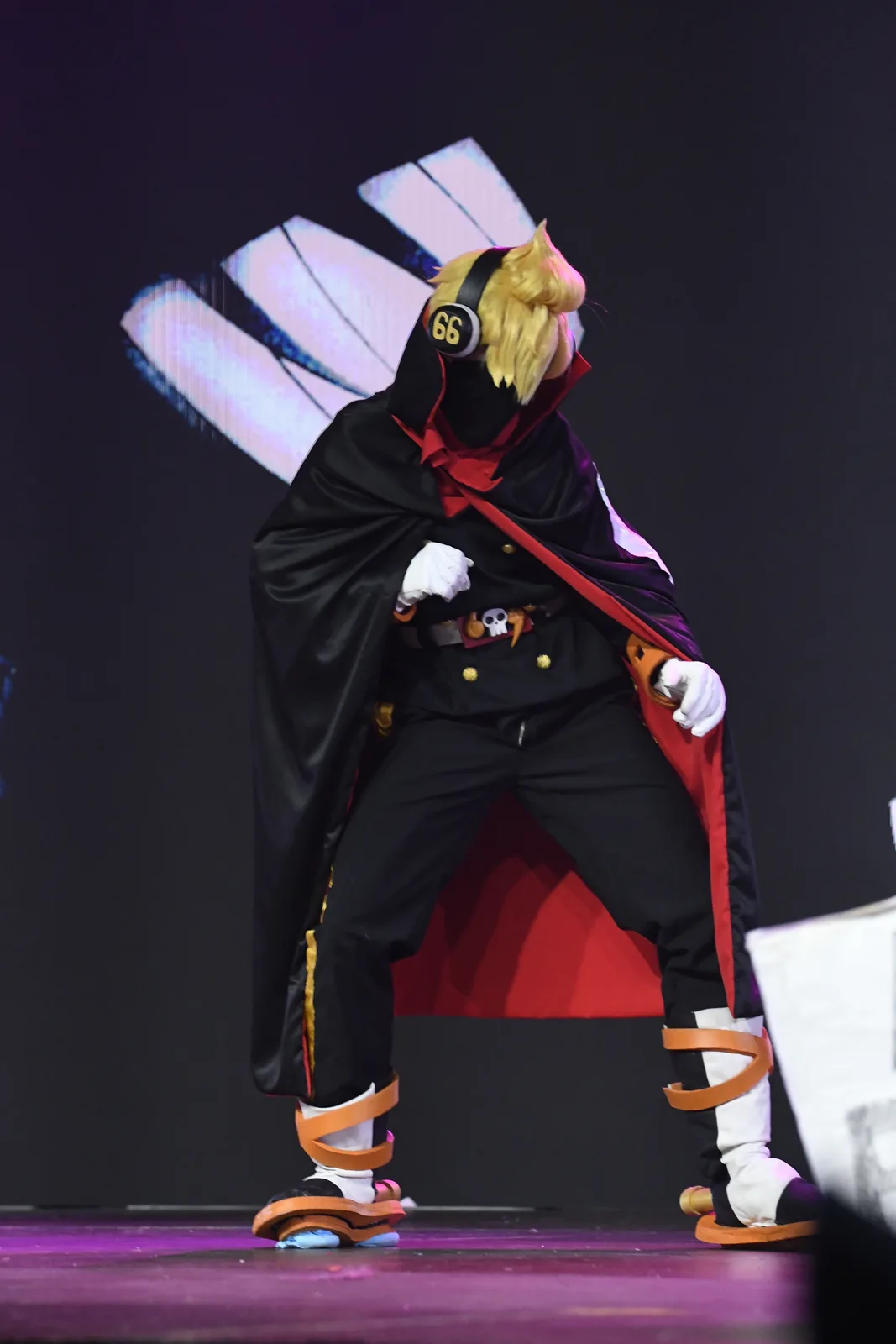 Sanji & Reiju VS Marines 4